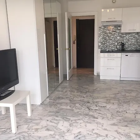 Luckey Homes - Av Marechal Juin * Cannes